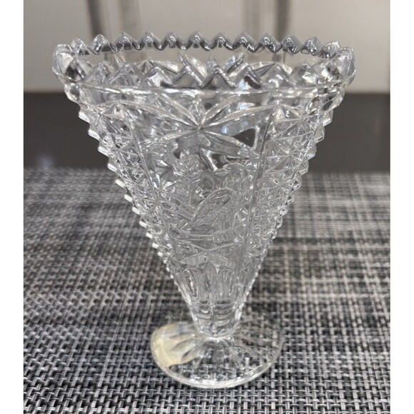 Hofbauer Other - Vintage Hofbauer Byrdes Collection Clear Fan Vase - 3.5" Tall With Sticker